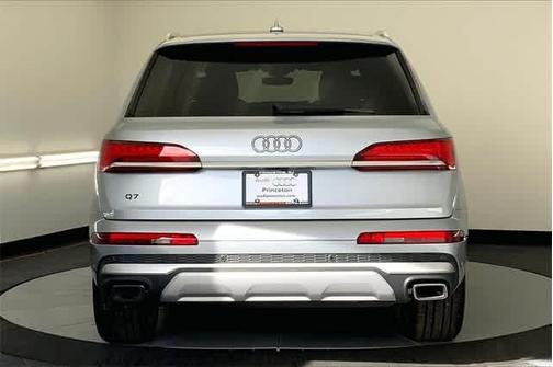2025 Audi Q7 55 Premium Plus