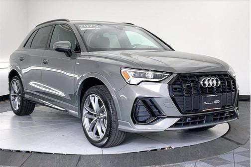 2025 Audi Q3 Premium 45 TFSI S line quattro Tiptronic