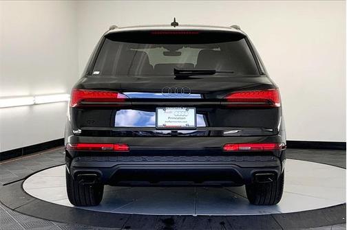 2025 Audi Q7 45 Premium Plus