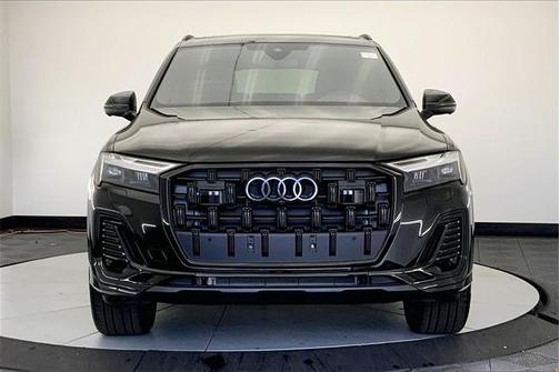 2025 Audi Q7 45 Premium Plus