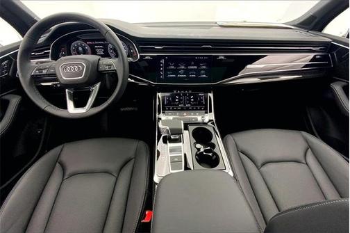 2025 Audi Q7 45 Premium Plus