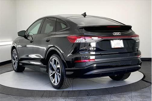 2025 Audi Q4 e-tron 55 quattro Premium