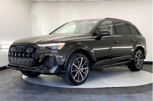 2025 Audi Q7 45 Premium Plus