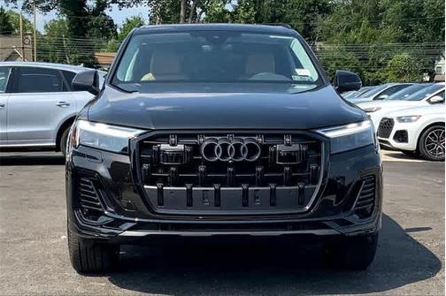 2025 Audi Q7 45 Premium Plus
