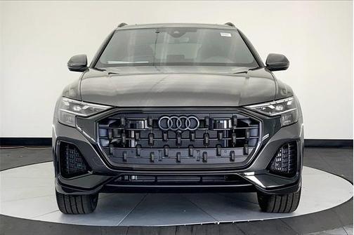 2025 Audi Q8 55 Premium