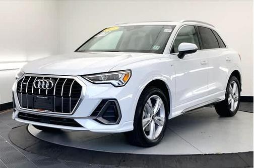 2022 Audi Q3 45 S line Premium