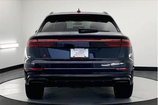 2025 Audi Q8 55 Premium