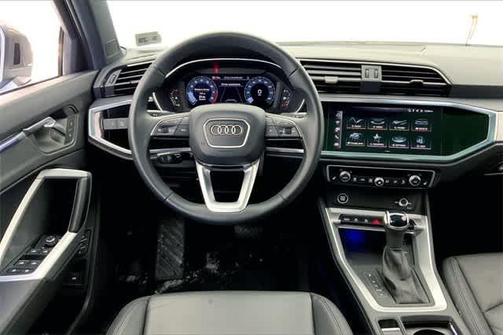 2024 Audi Q3 45 S line Premium