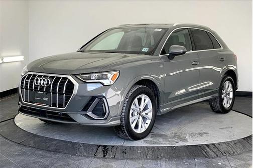 2024 Audi Q3 45 S line Premium