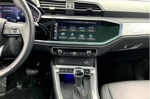 2024 Audi Q3 45 S line Premium