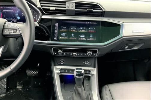 2024 Audi Q3 45 S line Premium