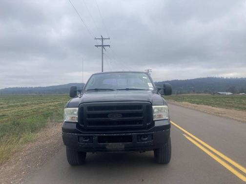 2006 Ford F-350 XL Crew Cab