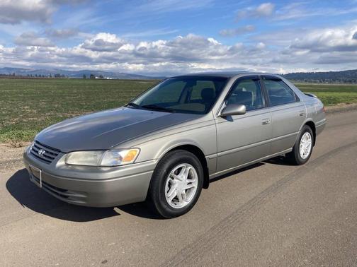 1998 Toyota Camry XLE V6