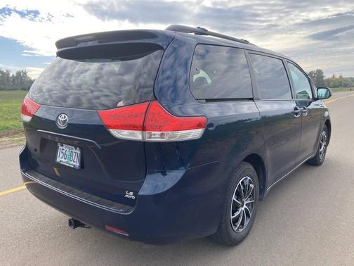 2012 Toyota Sienna LE