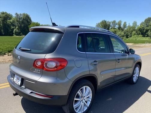 2011 Volkswagen Tiguan SEL