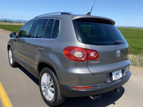 2011 Volkswagen Tiguan SEL