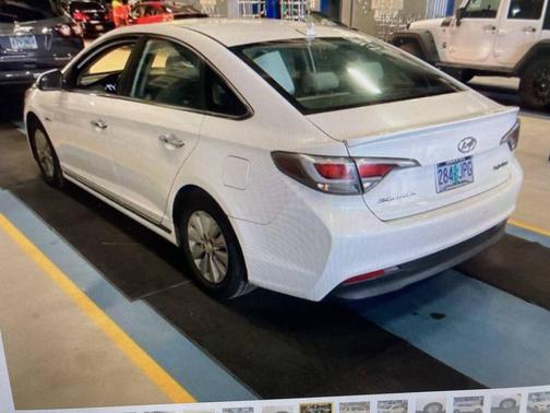 2016 Hyundai SONATA Hybrid SE