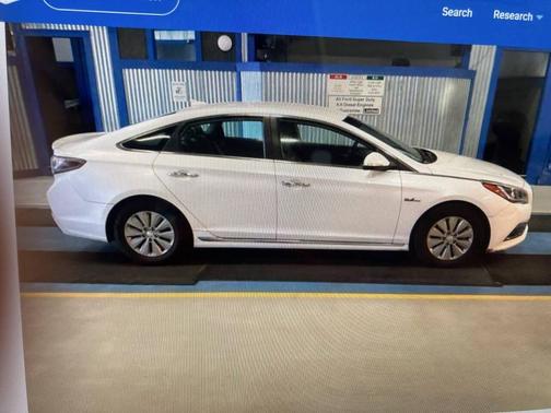 2016 Hyundai SONATA Hybrid SE