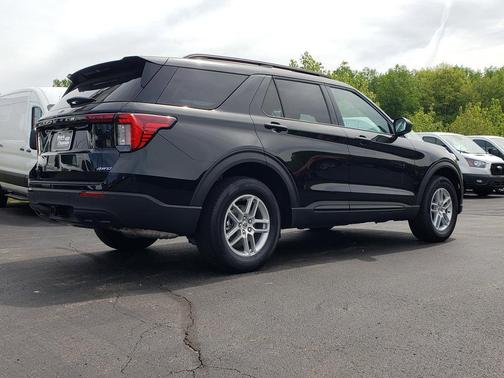 Agate Black Metallic 2026 Ford Explorer Active