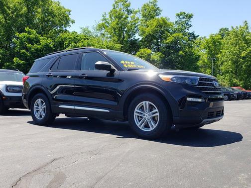 Agate Black Metallic 2023 Ford Explorer XLT