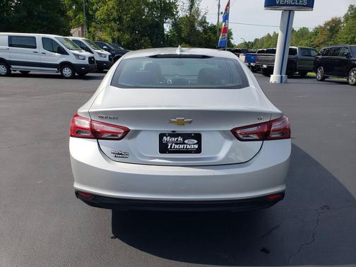 Silver Ice Metallic 2022 Chevrolet Malibu FWD LT