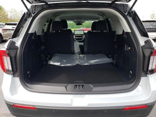 Space White Metallic 2026 Ford Explorer Active with 100A Pkg