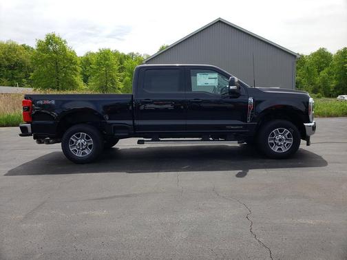 Agate Black Metallic 2026 Ford F-250 Lariat