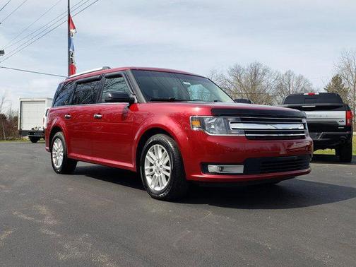 Red 2018 Ford Flex SEL