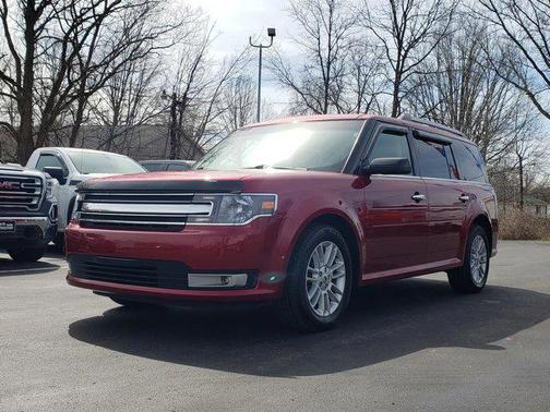 Red 2018 Ford Flex SEL