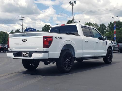 Yz Oxford White 2026 Ford F-150 XLT