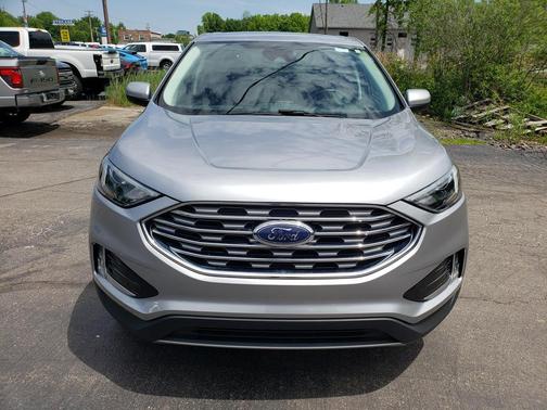 Iconic Silver Metallic 2022 Ford Edge SEL