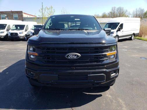 Agate Black Metallic 2026 Ford F-150 XLT