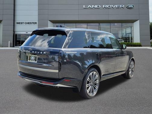 2025 Land Rover Range Rover SE