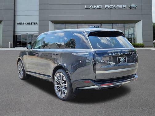 2025 Land Rover Range Rover SE