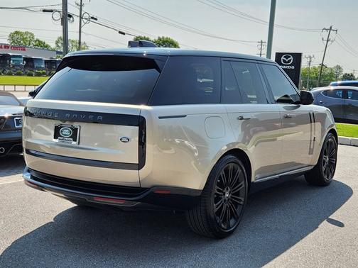 2023 Land Rover Range Rover SE