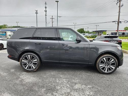 2025 Land Rover Range Rover SE
