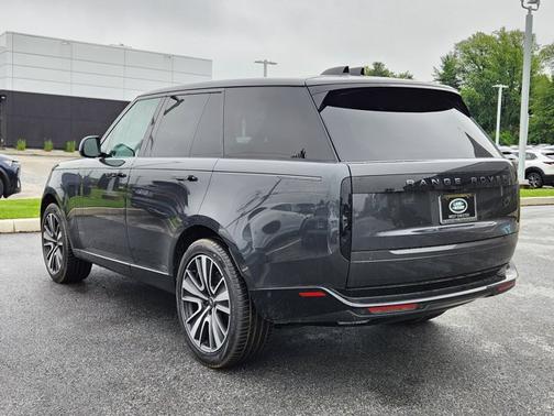 2025 Land Rover Range Rover SE