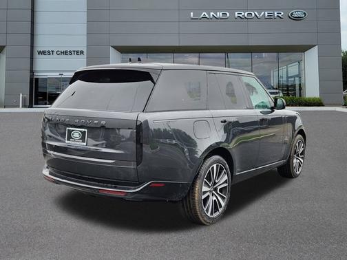 2025 Land Rover Range Rover SE