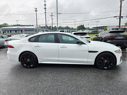 2024 Jaguar XF R-Dynamic SE