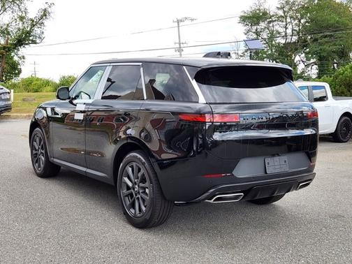 2025 Land Rover Range Rover Sport SE