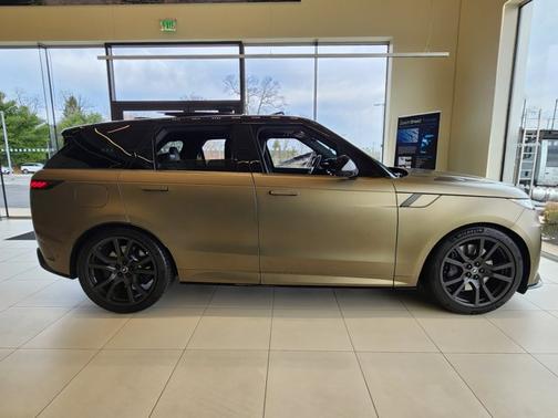 2024 Land Rover Range Rover Sport SV Edition One Carbon Bronze