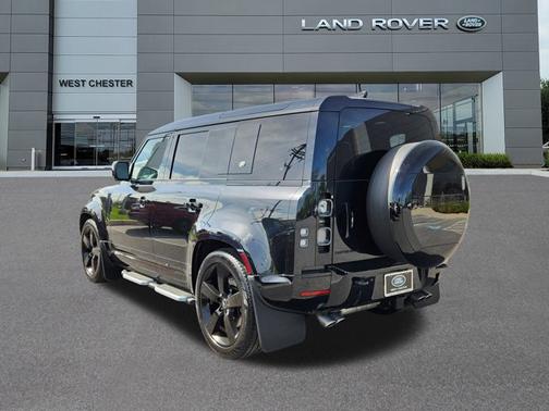 2023 Land Rover Defender V8