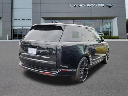 2025 Land Rover Range Rover SE