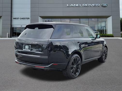 2025 Land Rover Range Rover SE