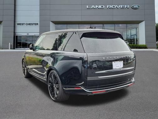2025 Land Rover Range Rover SE