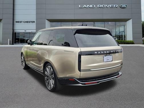 2025 Land Rover Range Rover SE