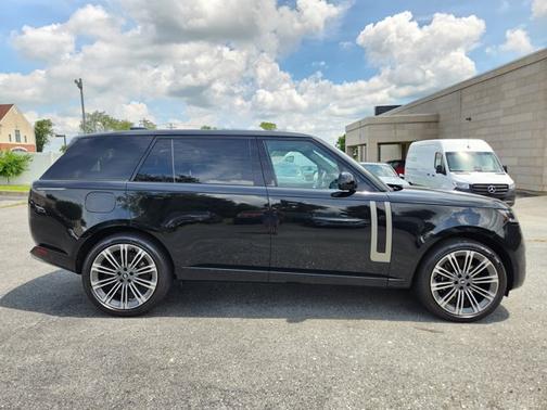 2025 Land Rover Range Rover SE