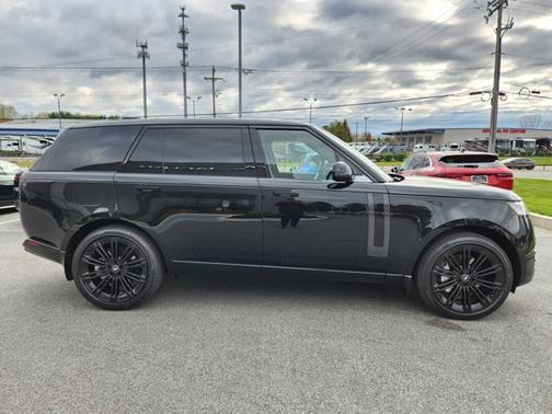 2025 Land Rover Range Rover SE