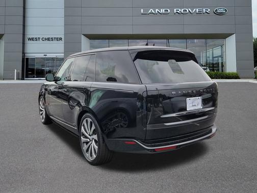 2025 Land Rover Range Rover SE