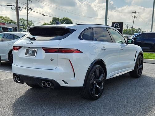 2025 Jaguar F-PACE SVR 575 Edition